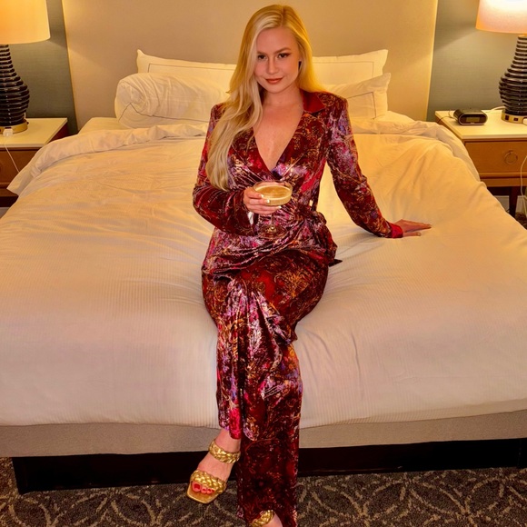 Meet your Posher, Amanda - Picture 1 of 1